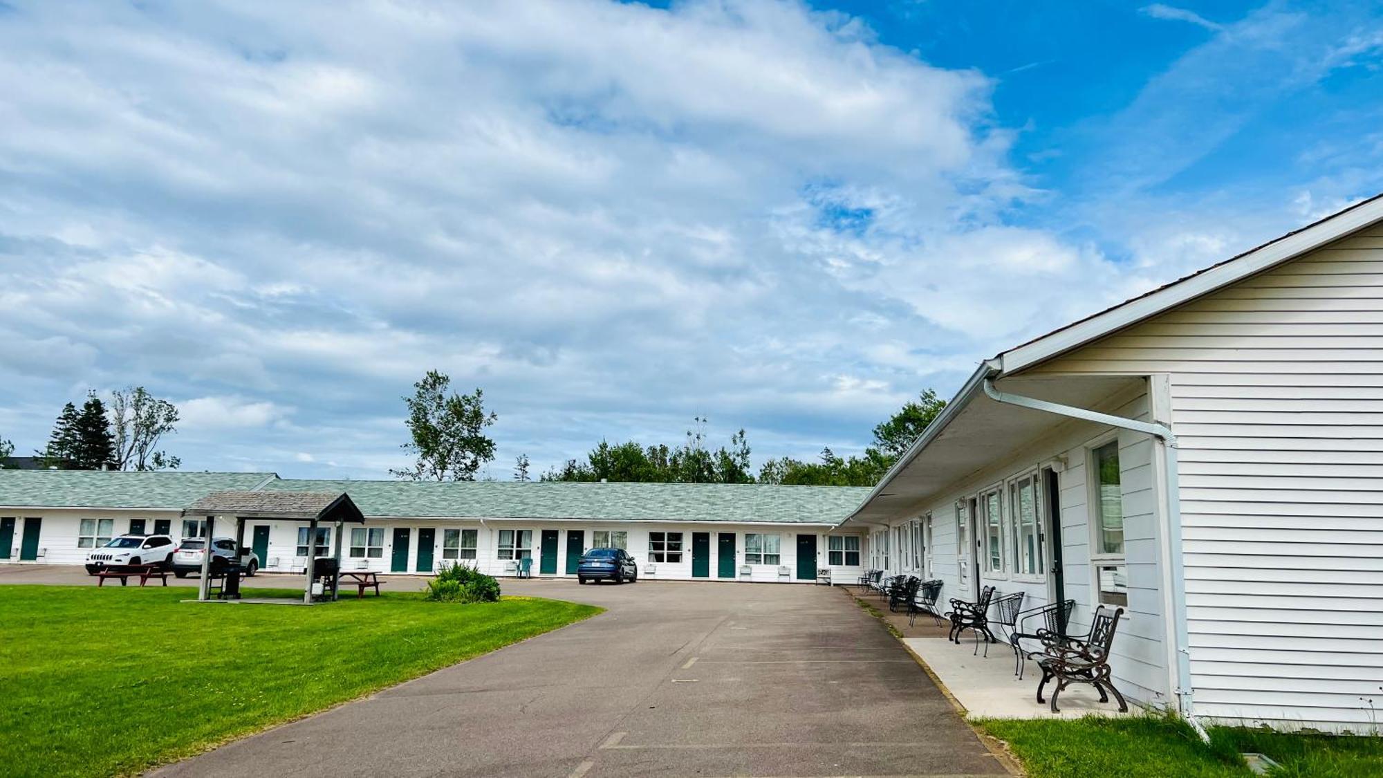 פרום Anne Shirley Motel & Cottages מראה חיצוני תמונה