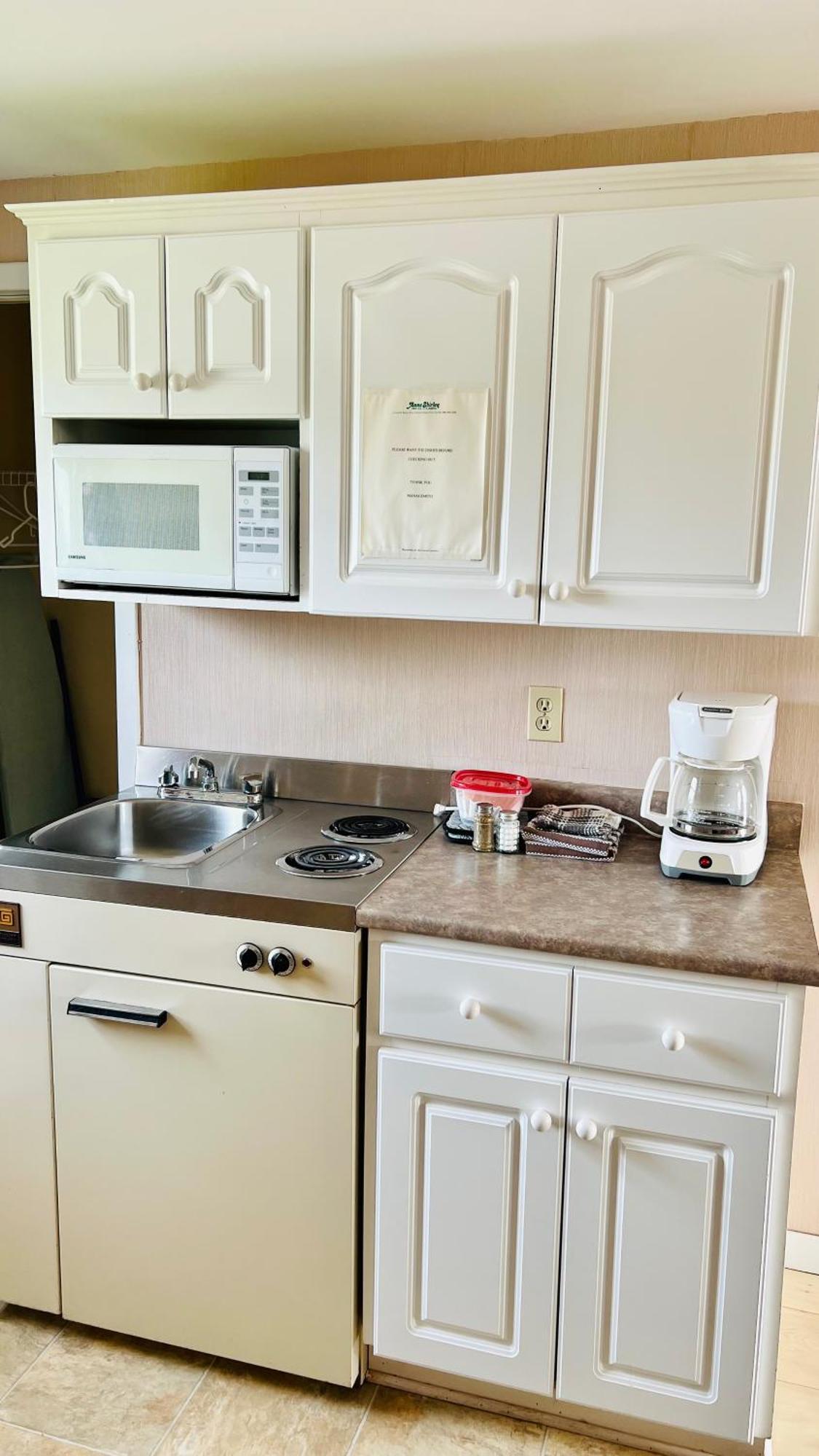 פרום Anne Shirley Motel & Cottages מראה חיצוני תמונה