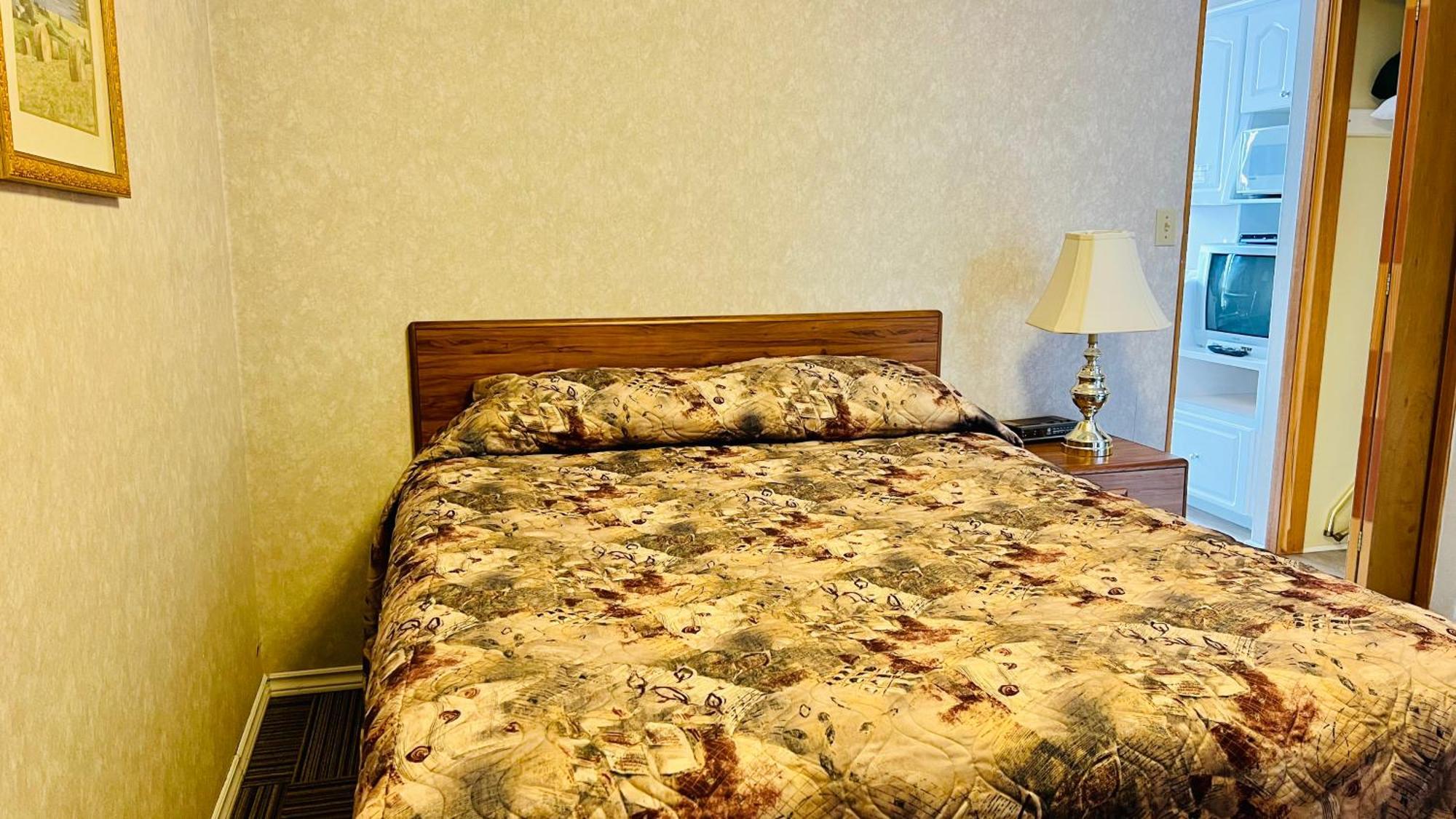 פרום Anne Shirley Motel & Cottages מראה חיצוני תמונה
