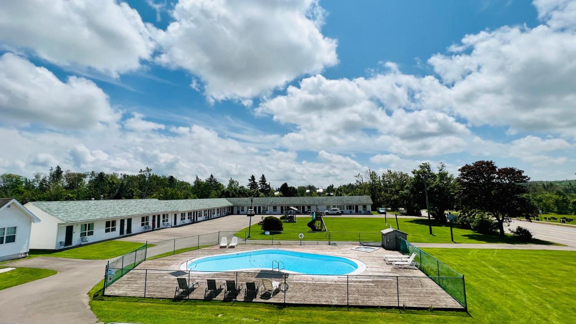 פרום Anne Shirley Motel & Cottages מראה חיצוני תמונה