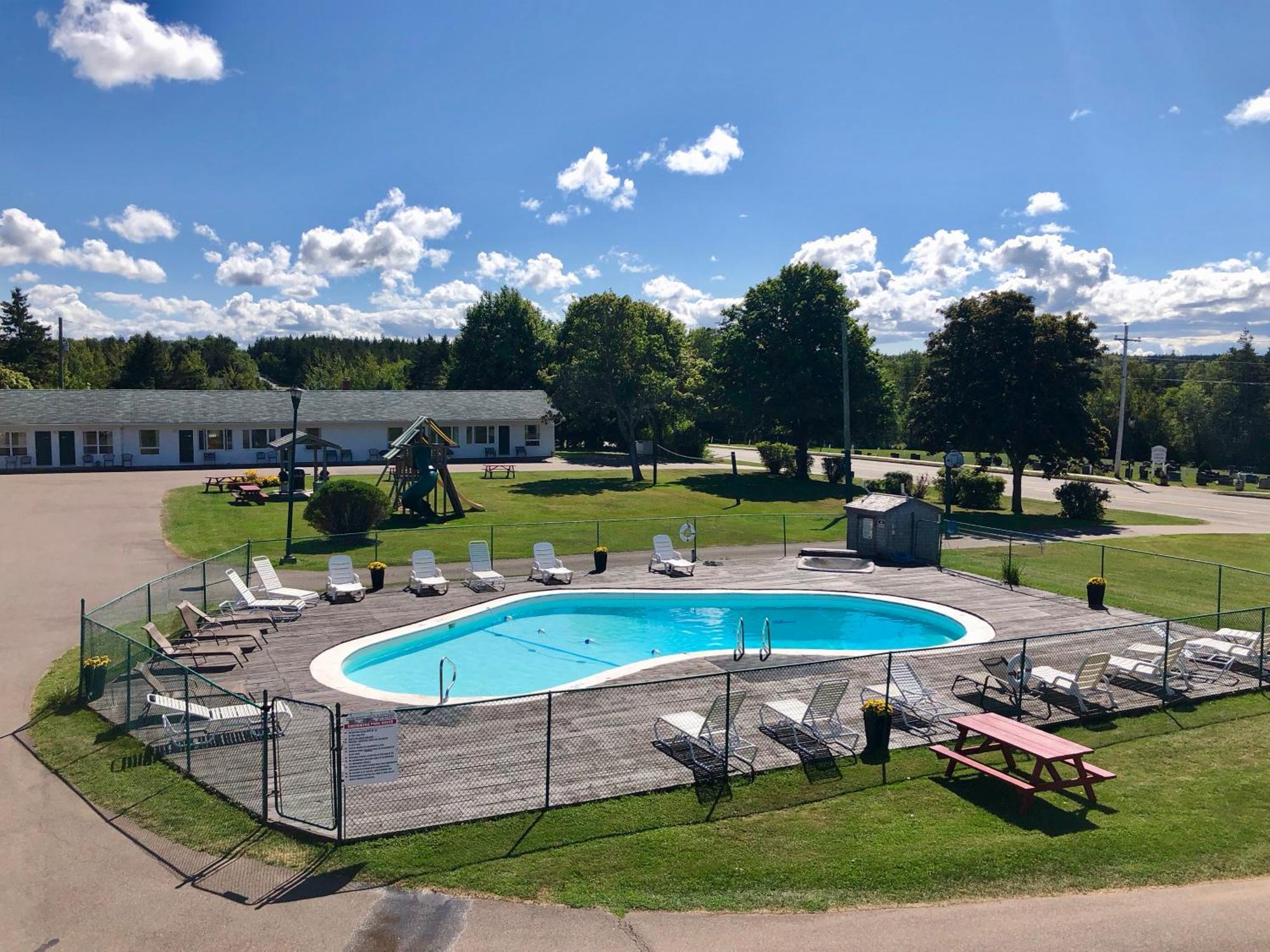 פרום Anne Shirley Motel & Cottages מראה חיצוני תמונה