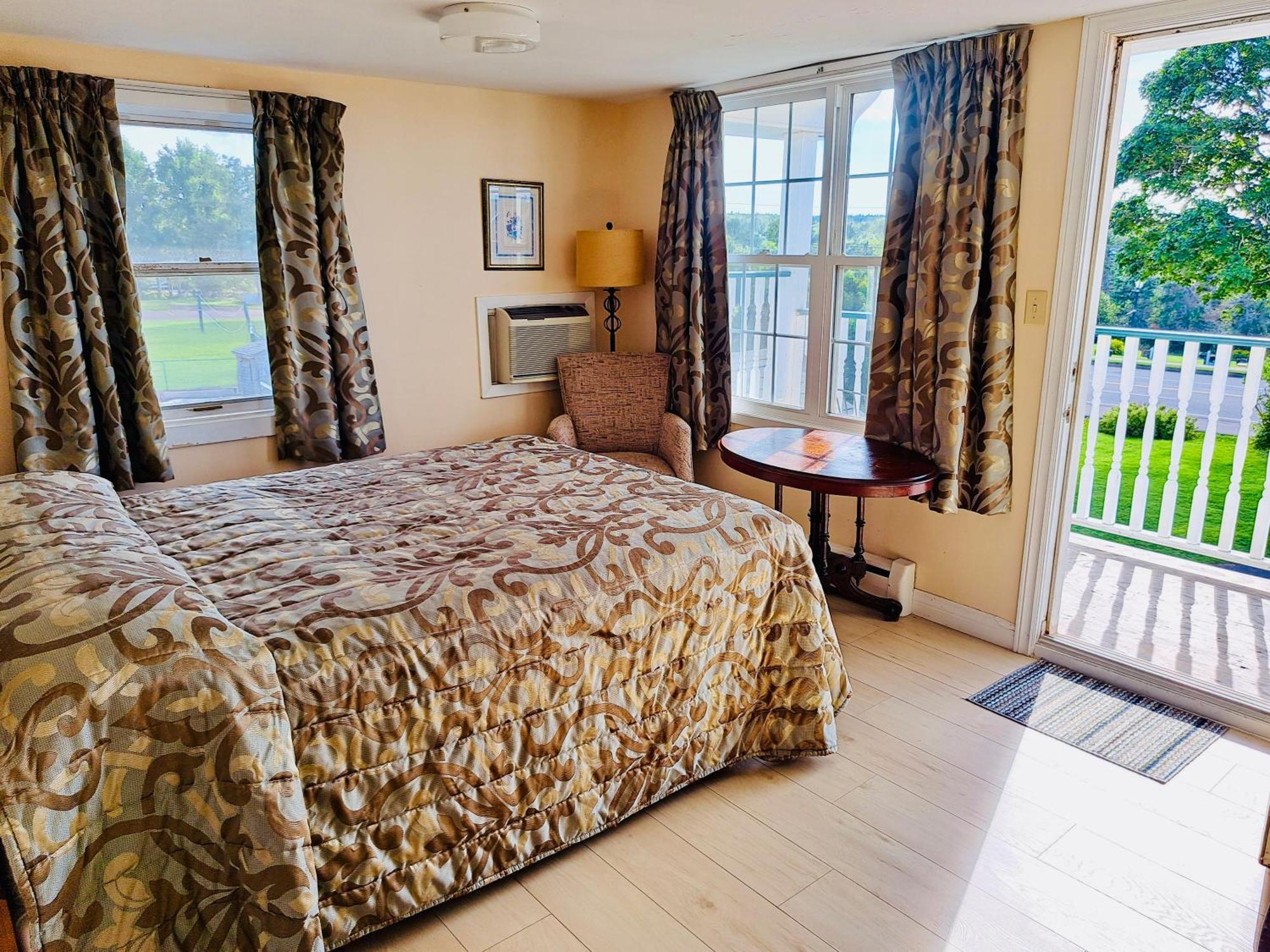פרום Anne Shirley Motel & Cottages מראה חיצוני תמונה