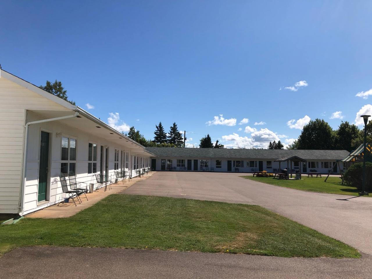פרום Anne Shirley Motel & Cottages מראה חיצוני תמונה