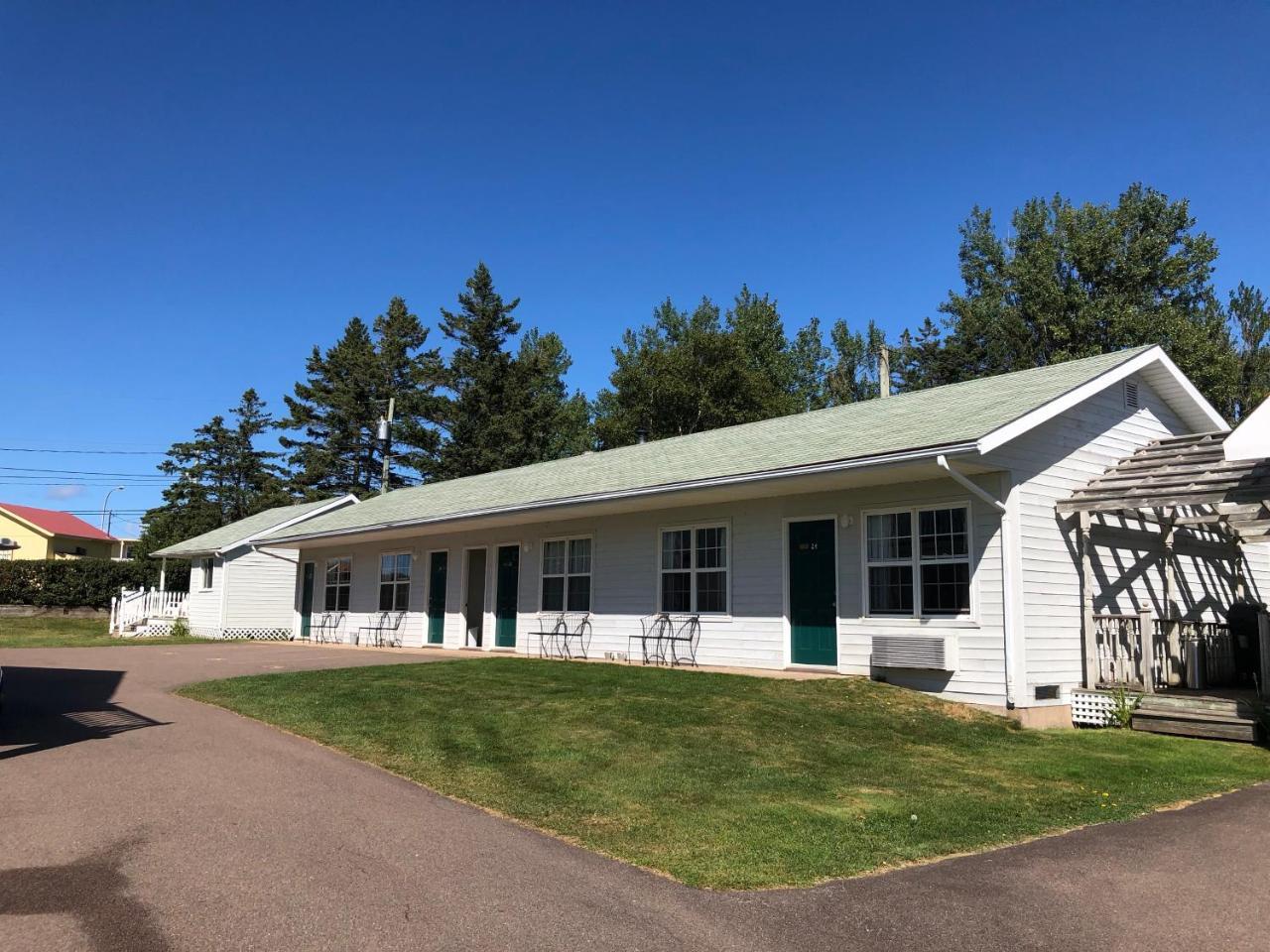 פרום Anne Shirley Motel & Cottages מראה חיצוני תמונה