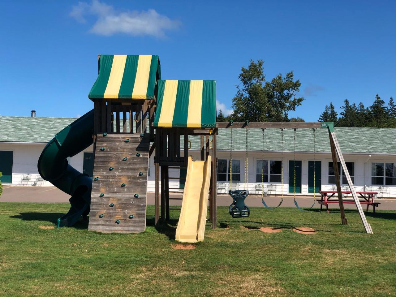 פרום Anne Shirley Motel & Cottages מראה חיצוני תמונה